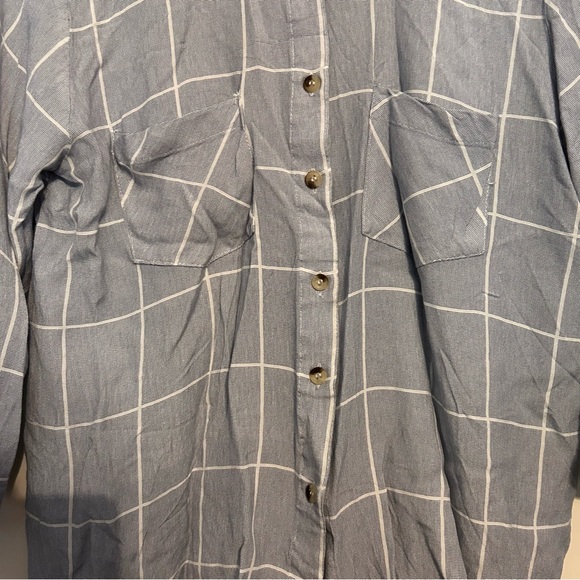 Sim & Sam Button Up Blouse - Picture 3 of 9